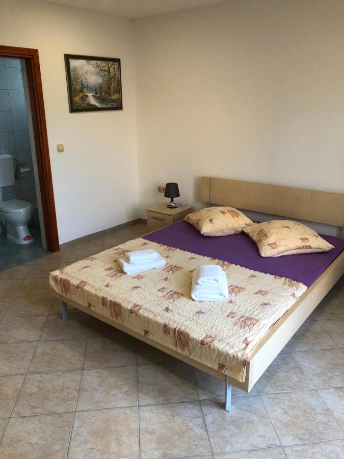 Apartment Miro Razanac
